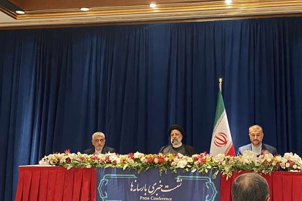 Raisi In NY Urges Reporters Not To Ask About Hijab Victim