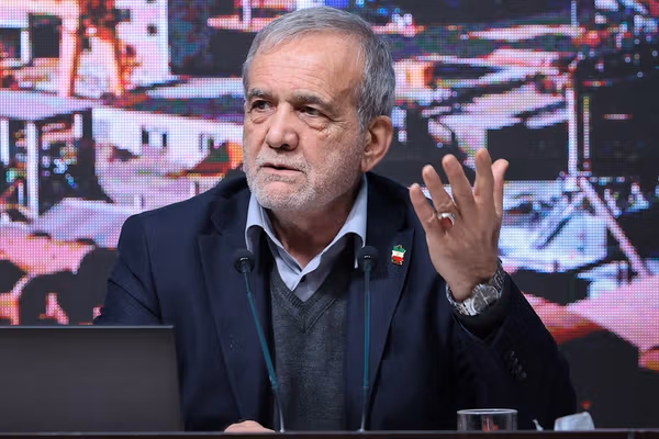 مسعود پزشکیان با اشاره به بحرانهای کشور: خدا دارد ما را امتحان میکند