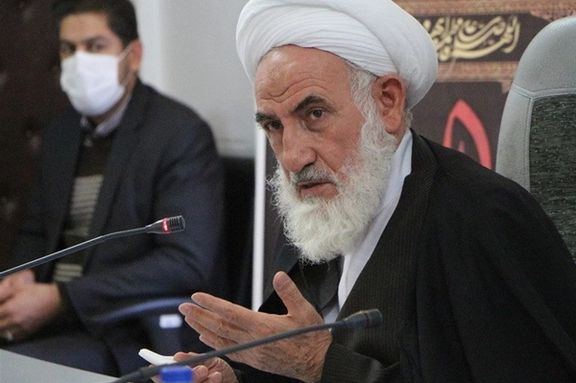 امام جمعه کاشان: اگر زنها و مردها را در ادارههای دولتی جدا نکنیم، دولت اسلامی نیست