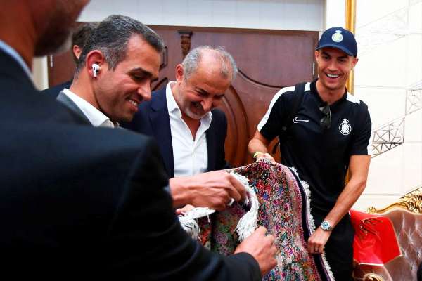 Iranian Fans Flock To Ronaldo’s Hotel In Tehran