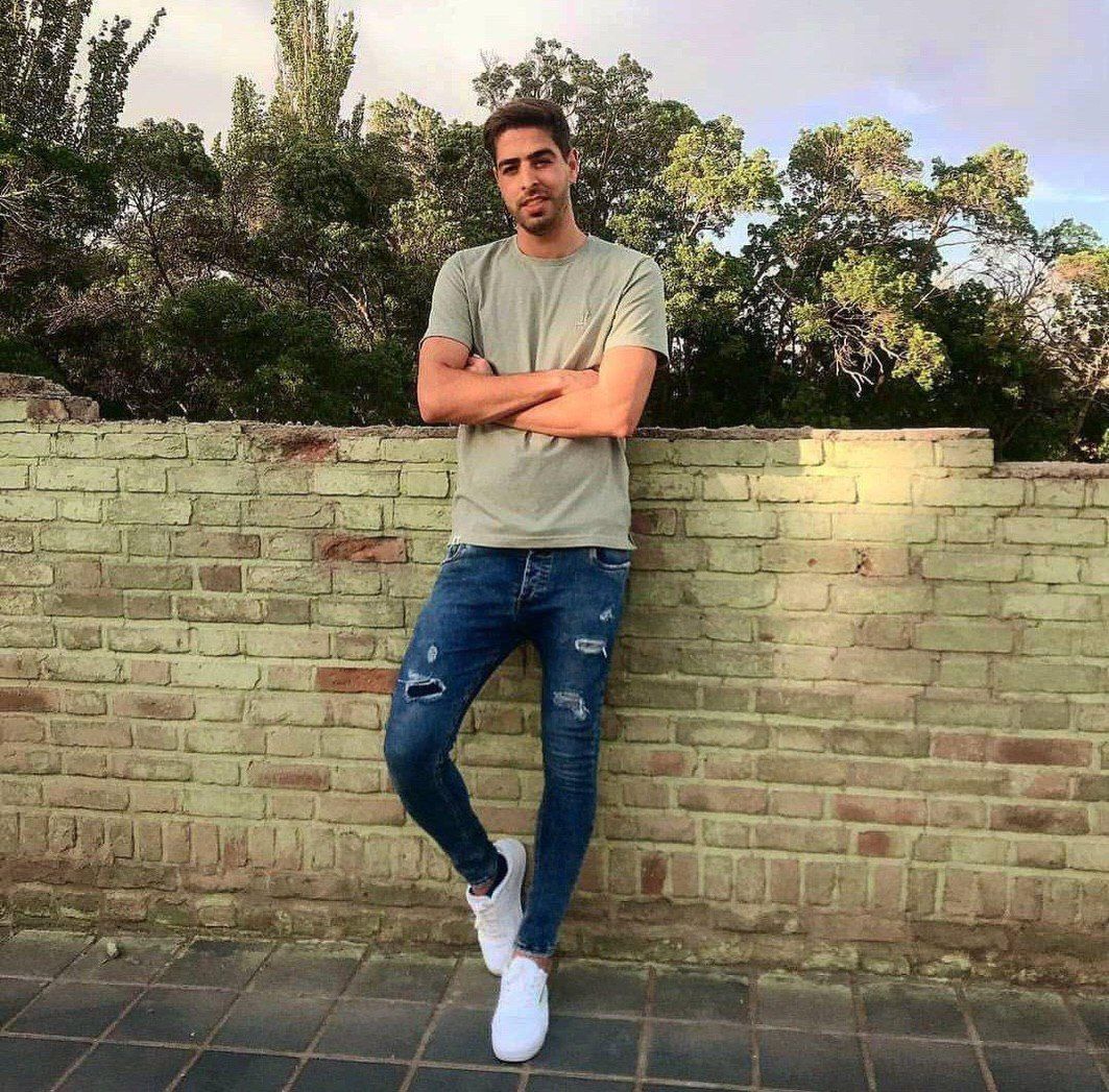 علی عزیزی، بازیکن پیشین آلومینیوم اراک و برق نوین شیراز بازداشت شده است