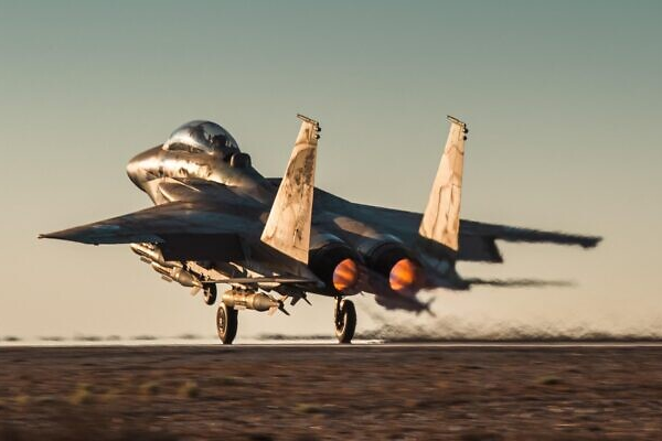 مسؤول سابق في الجيش الإسرائيلي: إما أن تفكك إيران منشآتها النووية أو ستتعرض لهجوم عسكري