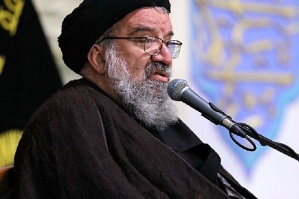 خطيب جمعة طهران: الشعب الإيراني لن يخضع لصفقات ترامب القسرية
