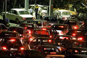 واکنش کاربران به اجرای طرح بنزین سهنرخی: مردم خرج حکومت را میدهند