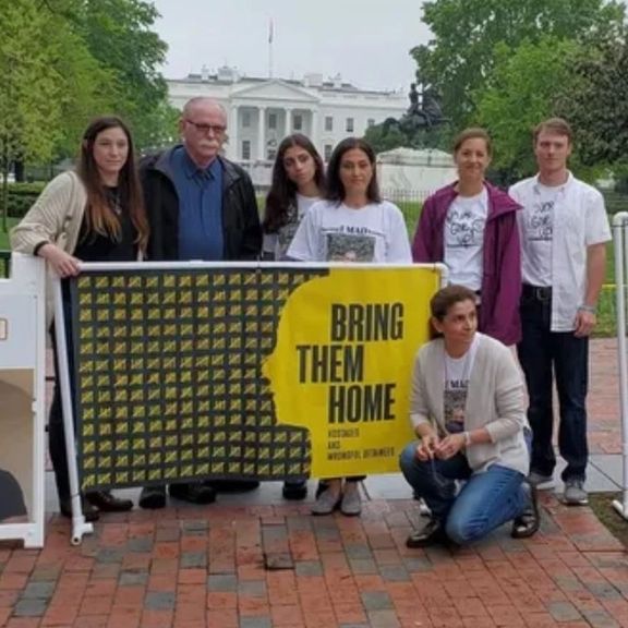 خانوادههای دوتابعیتیهای زندانی در ایران به بایدن: به وعده آزادی زندانیان عمل کنید