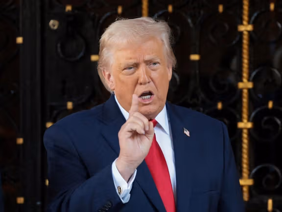 ترامپ: اگر جمهوری اسلامی به معترضان شلیک کند، آمریکا برای نجات آنها میآید