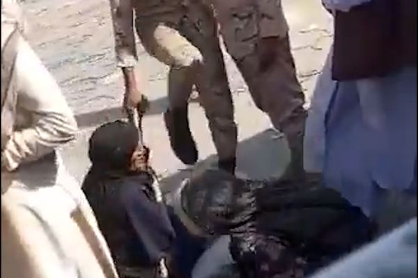 حالوش: دو زن سالمند بلوچ توسط نیروهای مرزبانی مورد ضرب و شتم قرار گرفتند