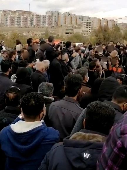 في اليوم الثالث من الإضراب العام.. مدن إيرانية تتحول إلى ساحات احتجاج تطالب بإسقاط النظام