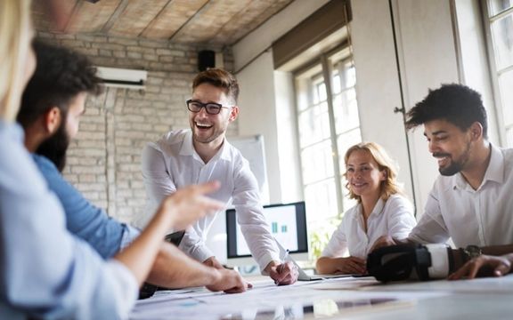 کلید موفقیت کسب و کارهای مدرن، ایجاد دوستی در محیط کار است