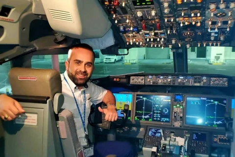 Israel bars United Airlines pilot over alleged Iran links - Ynet