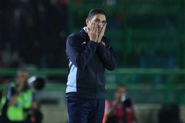 تسنیم مدعی شد؛ برانکو، اوسمار و کارترون گزینههای جانشینی وحید هاشمیان در پرسپولیس