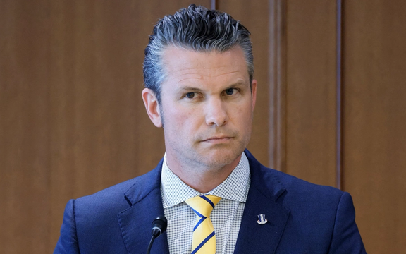 کاخ سفید گزارش درباره آغاز جستوجو برای وزیر دفاع جدید را «خبر جعلی» خواند