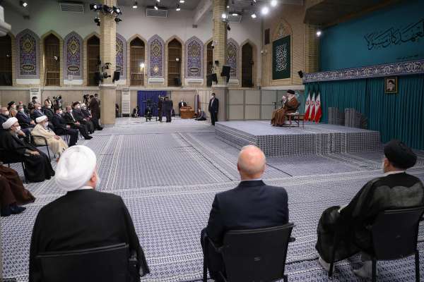Multiple Challenges Show Disarray In Iranian Media, Politics