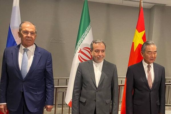 اجتماع بين بكين وموسكو وطهران في الصين لمناقشة القضية النووية الإيرانية