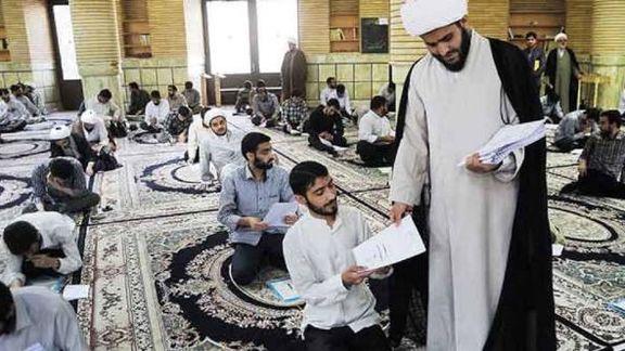 امتحانات حوزههای علمیه به دلیل استفاده از طلاب برای ترغیب مردم به شرکت در انتخابات لغو شد