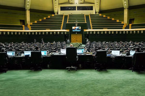 نایبرییس مجلس: نهادهای اطلاعاتی و امنیتی با برگزاری جلسات صحن مخالفند