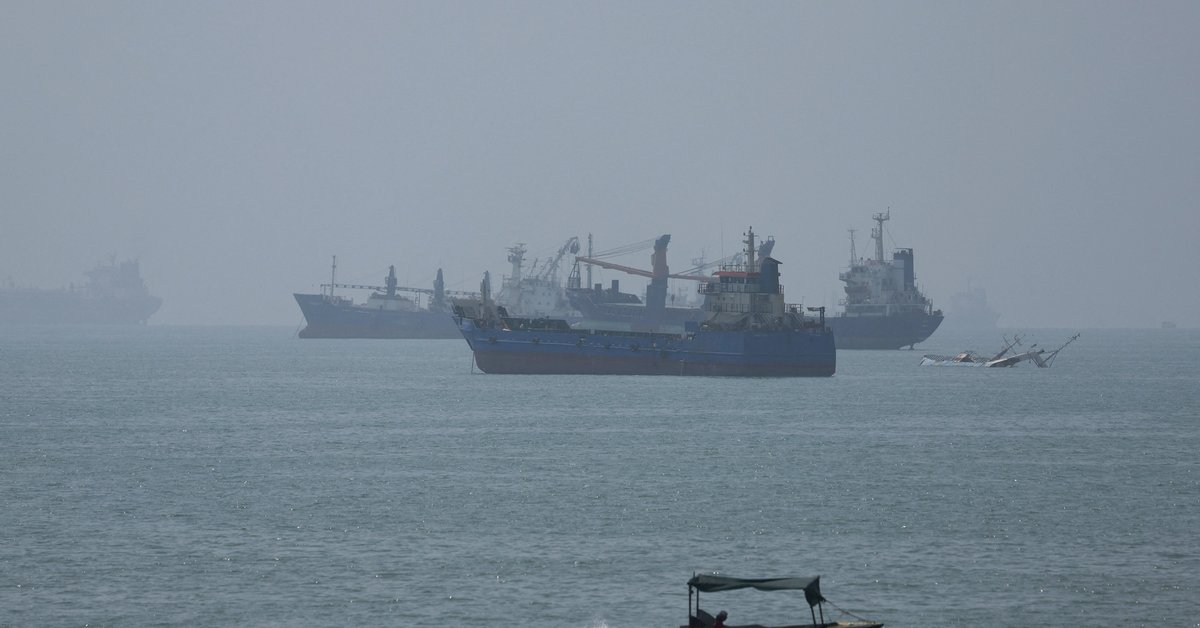 Iran's Hormuz Leverage Diminishes Amid US Economic Pressure