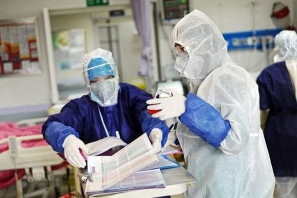 الجامعات الطبية في إيران تحذر من ارتفاع أعداد ضحايا كورونا.. وتوقعات بموجة سادسة
