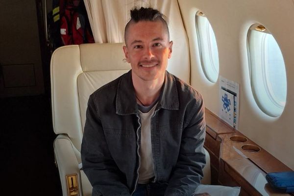 إيران تفرج عن الفرنسي أوليفييه غروندو بعد 887 يومًا من السجن