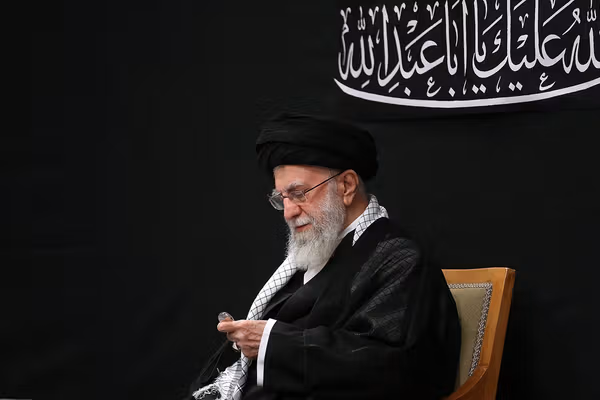 فارن پالیسی: خامنهای میکوشد با راهبردی دوگانه باقی دوران ترامپ را تاب بیاورد