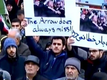 النظام الإيراني يهدد ترامب مجددًا بـ "اغتيال دون خطأ" خلال مراسم في طهران