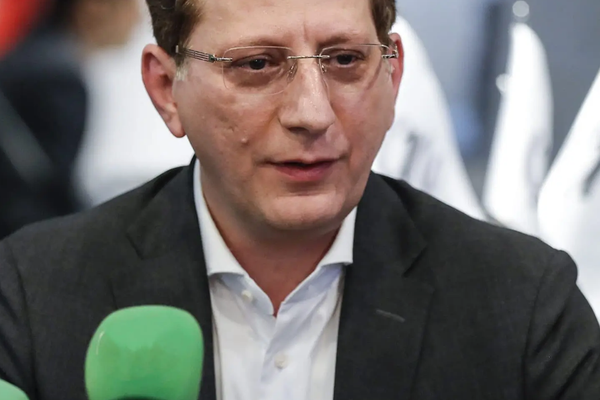 تفاصيل شبكة مالية لرجل أعمال إيراني متهم بالفساد في منصة عملات مشفرةوعلاقتها بالحرس الثوري