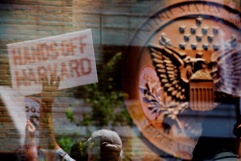 حکم دادگاه آمریکا: لغو کمک‌های تحقیقاتی هاروارد توسط ترامپ غیرقانونی بود