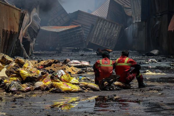 جمع عينات من جثامين 19 شخصا مجهولي الهوية قضوا في انفجار ميناء رجائي