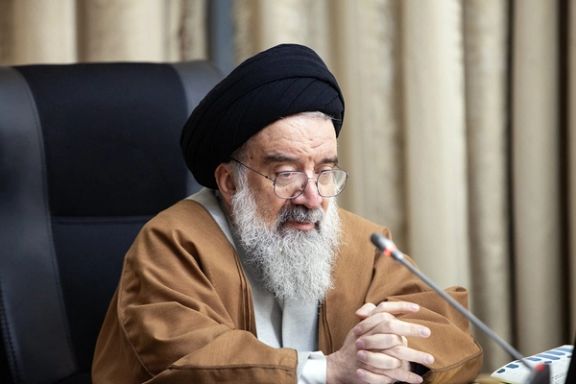 خاتمی، امام جمعه تهران: مذاکره با آمریکا یعنی ذلت و تحقیر