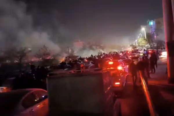 محاصره در تاریکی؛ روایت یکی از مجروحان اعتراضات در مشهد از کشتار بزرگ