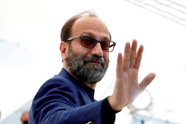 Iran’s Top Film Director Says No More Forced Hijab In Pictures