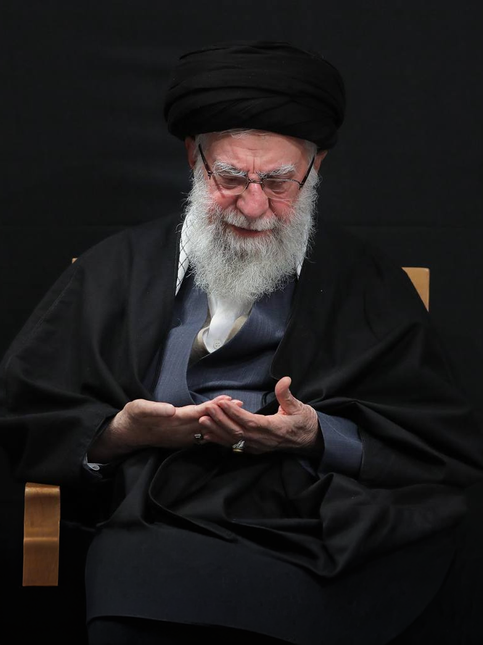 إسرائيل تحصل على صورة لجثمان علي خامنئي