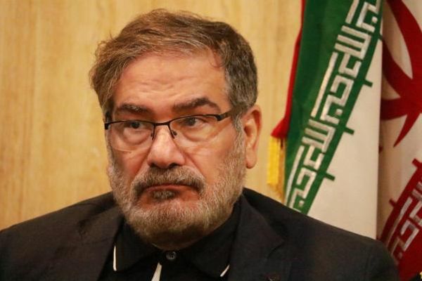 سكرتير الأمن القومي الإيراني يتراجع: لم أوافق أبدًا على محادثات مباشرة مع واشنطن
