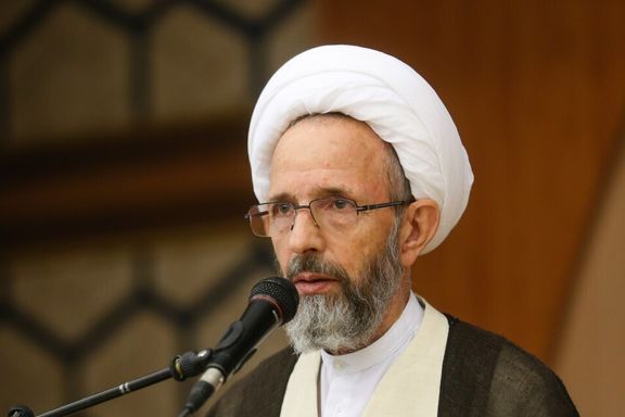 عضو جامعه مدرسین حوزه علمیه قم: باید با آمریکا مقابله کرد نه مذاکره