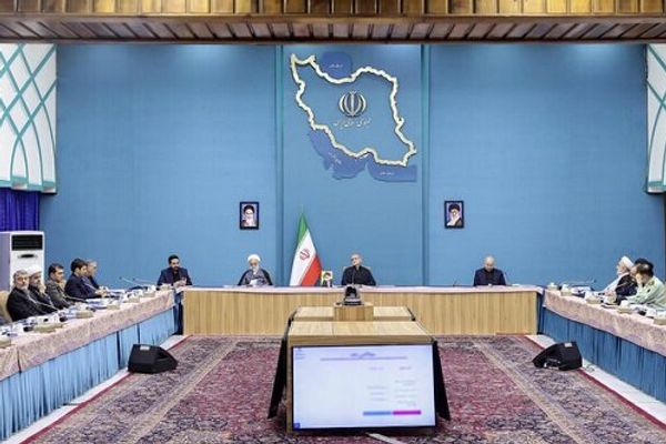 إيران تلغي قيود "واتساب" و"غوغل".. وتبقي حظر "تليغرام" و"إنستغرام" و"يوتيوب" و"إكس"