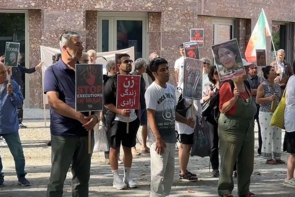 الإيرانيون في الخارج ينتفضون ضد موجة الإعدامات الأخيرة في إيران