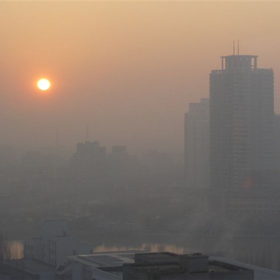 تداوم آلودگی هوا در شهرهای صنعتی و پرجمعیت؛ تهران بار دیگر در وضعیت قرمز قرار گرفت