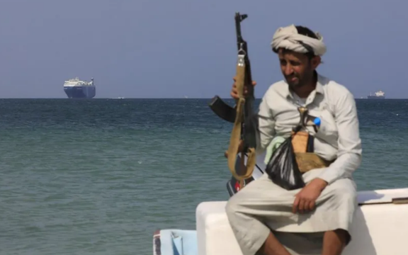 سخنگوی حوثیها: دو ناوشکن جنگی آمریکا را در دریای سرخ هدف قرار دادیم