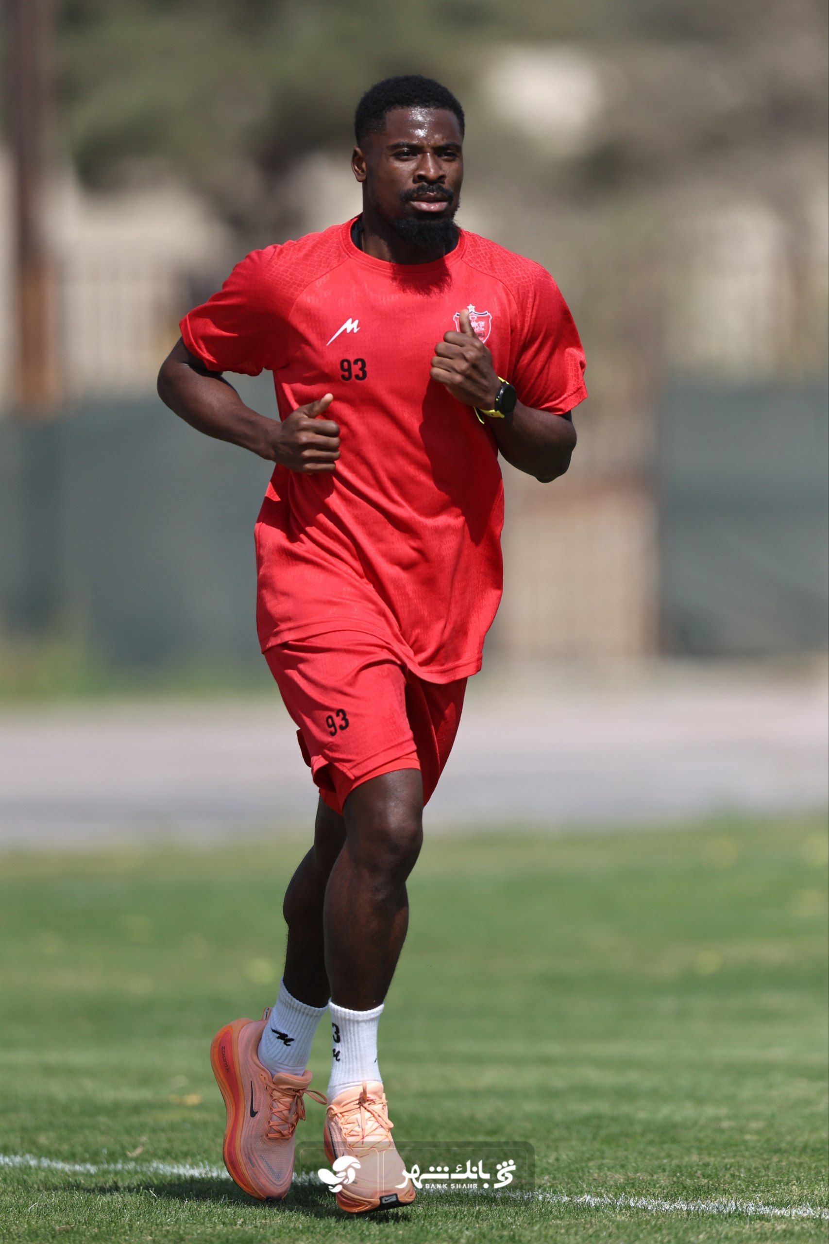 باشگاه پرسپولیس: سرژ اوریه از نظر بیماری، هیچ مشکلی برای بازی ندارد