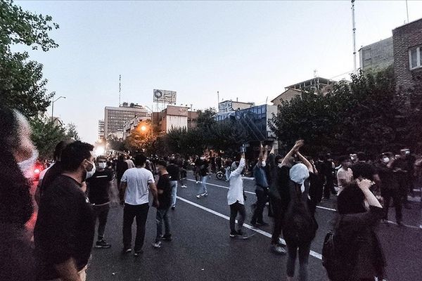 تقارير حقوقية: 185 قتيلا في الاحتجاجات الإيرانية.. بينهم 19 طفلا على الأقل