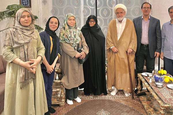 كروبي: خامنئي دمر الاقتصاد والأمن والأخلاق.. ولم يتحمل إرادة الشعب