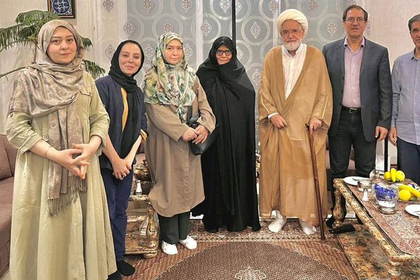 كروبي: خامنئي دمر الاقتصاد والأمن والأخلاق.. ولم يتحمل إرادة الشعب