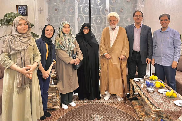 کروبی: خامنهای اقتصاد، فرهنگ، امنیت و اخلاق را از بین برد