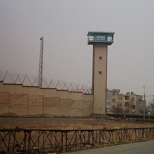 السلطات الإيرانية تغلق سجن "رجائي شهر".. ومراقبون: ضغط على السجناء وإخفاء لجرائم النظام