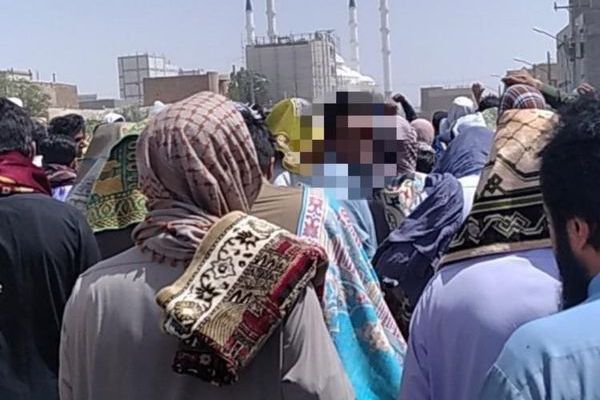 في الجمعة الـ40 لأهالي زاهدان إيران: هتافات ضد خامنئي ومطالبات بالإفراج عن السياسيين