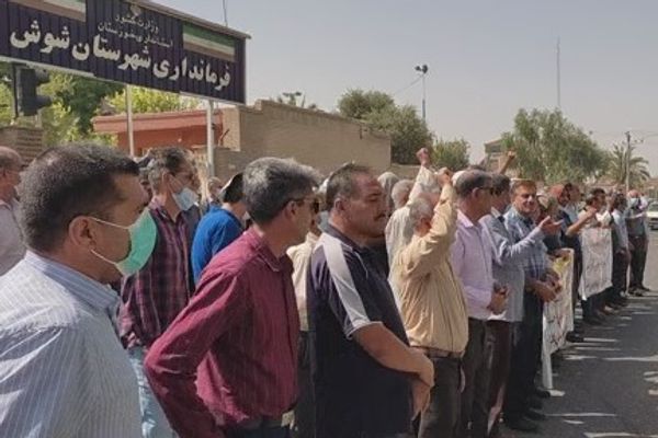 تواصل موجة الاحتجاجات في إيران.. وقوات الأمن تهاجم التجار المحتجين