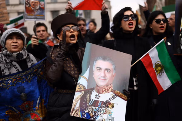 Leaked memo shows Iran Guards media plan to undermine exiled prince