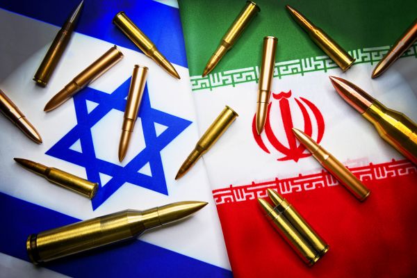 بعد عقود من "حروب الظل".. إسرائيل وإيران ينخرطان في صراع عسكري مباشر
