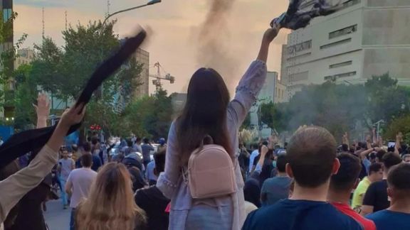 وزارت خارجه فرانسه: همچنان در کنار زنان ایران در مبارزه برای آزادی ایستادهایم