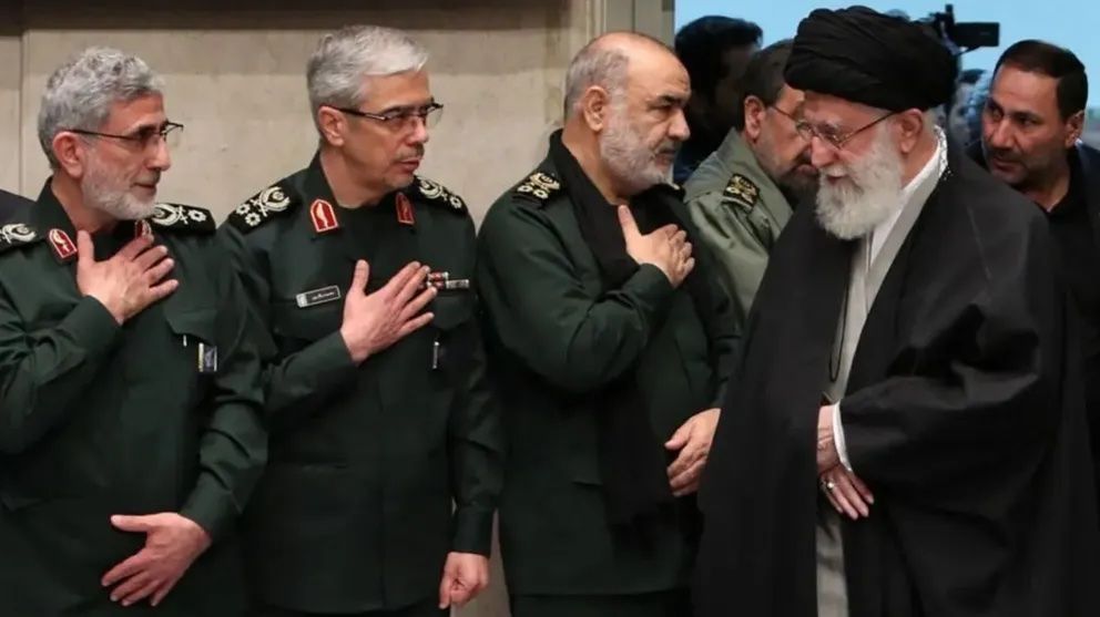 "تلغراف": خامنئي أمر برفع مستوى جاهزية الحرس الثوري إلى ما يفوق "حرب الـ 12 يومًا"